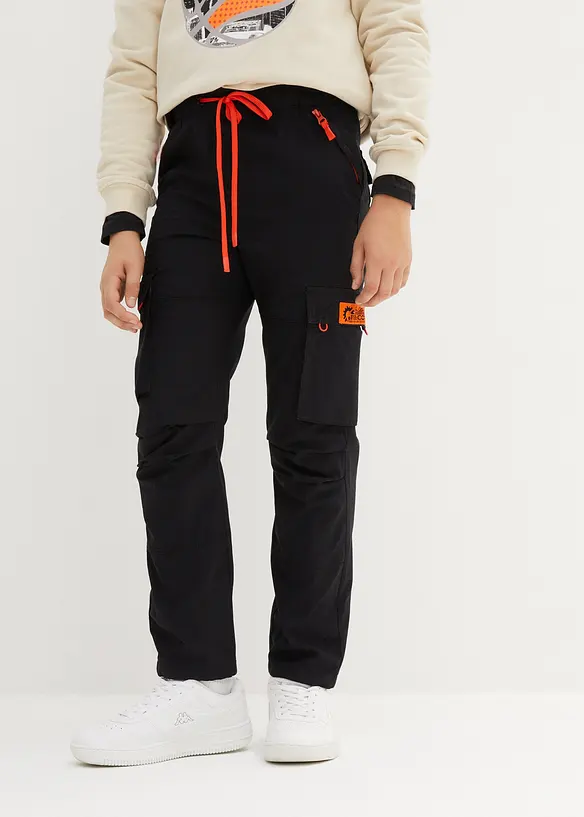 Schlupfhose mit Cargotaschen, Regular Fit in schwarz von vorne - bonprix