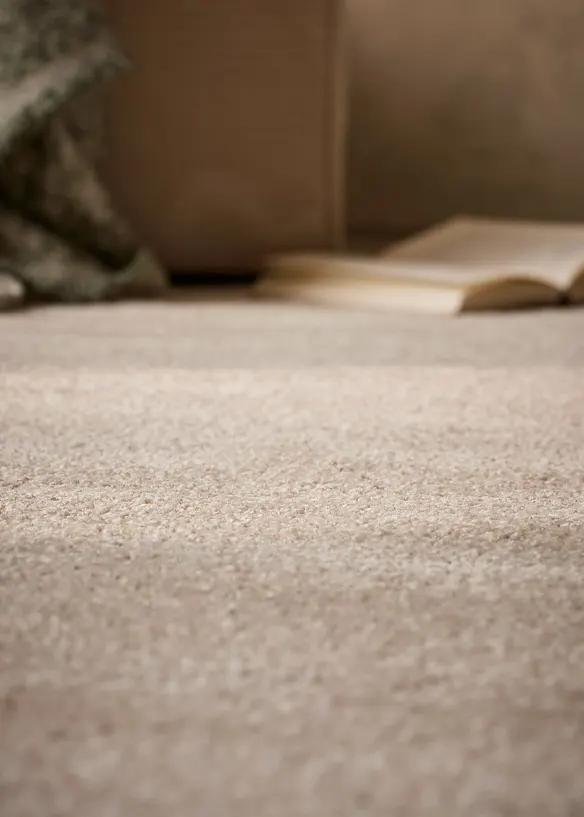 Teppich mit außergewöhnlich softer Oberfläche in beige (Detailaufnahme) - bonprix