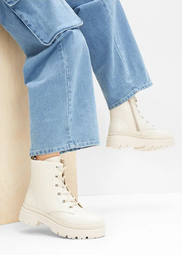 Schnürboots mit Profilsohle in beige - bonprix