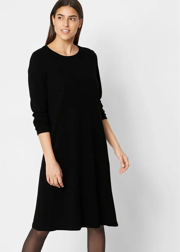 Strickkleid mit recycelter Baumwolle in schwarz von vorne (Totalaufnahme) - bonprix