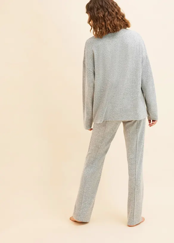 Weit geschnittener Loungewear Hausanzug aus weicher Qualität in grau von hinten (Totalaufnahme) - bonprix