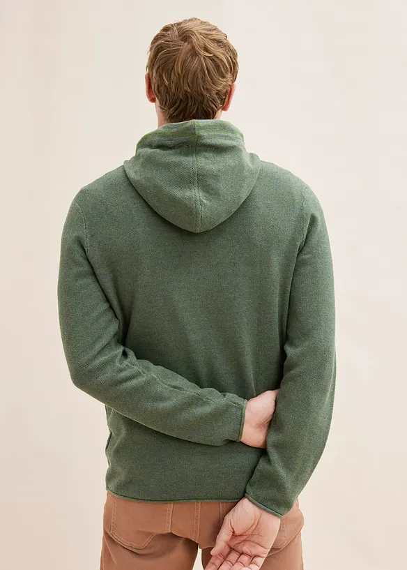 Feinstrickpullover mit Kapuze in grün von hinten (im Anschnitt) - bonprix