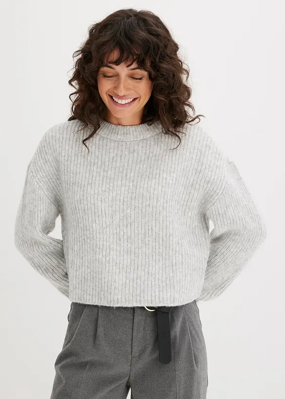 Grobstrick-Pullover aus weichem Woll-Mix in grau von vorne (im Anschnitt) - bonprix