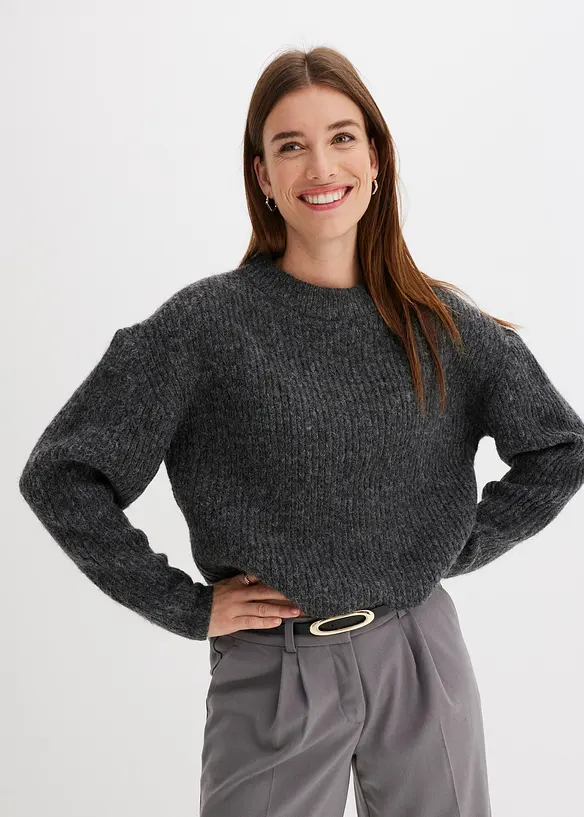 Grobstrick-Pullover aus weichem Woll-Mix in grau von vorne (im Anschnitt) - bonprix