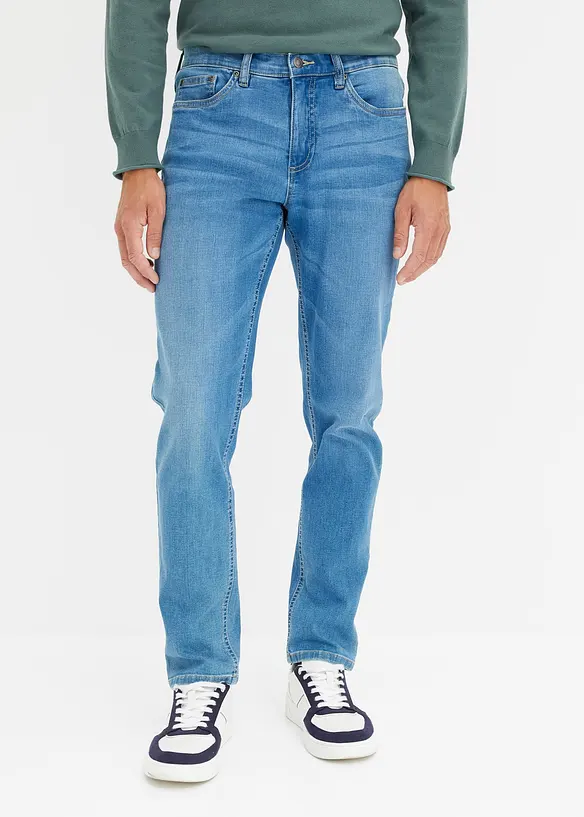 Regular-Fit-Jeans, Tapered in blau von vorne - bonprix