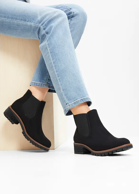 Chelsea-Boots mit Profilsohle in schwarz - bonprix