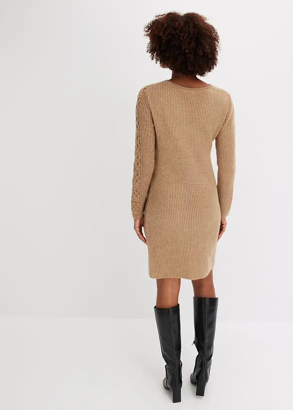 Strickkleid in braun von hinten (Totalaufnahme) - bonprix