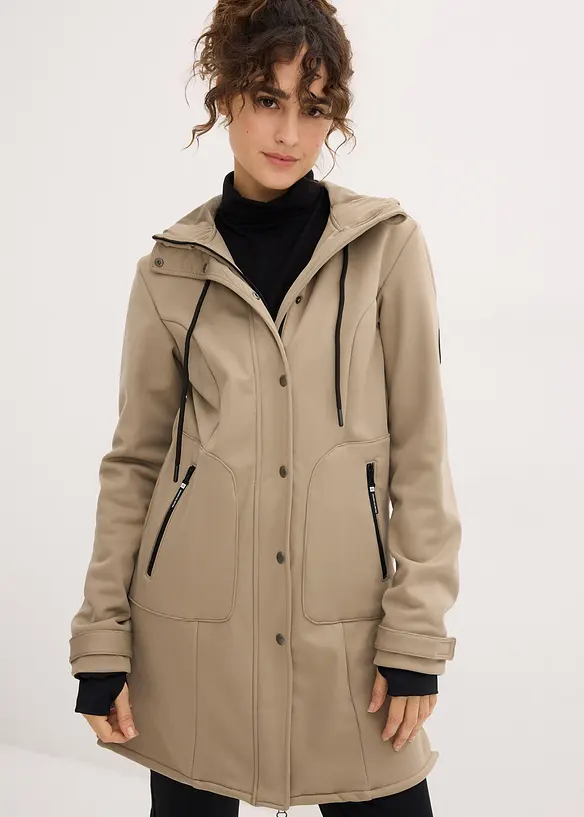 Super Stretch Softshell-Parka, wasserabweisend in grün von vorne (im Anschnitt) - bonprix