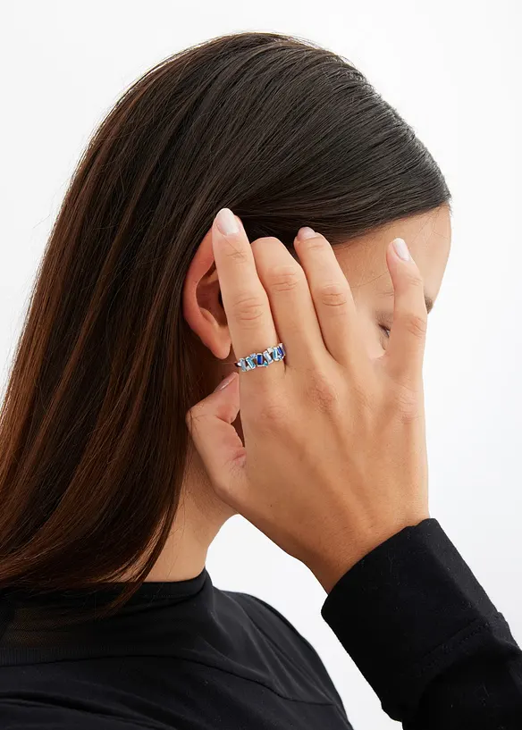 Ring veredelt mit Glaskristallsteinen in silber von vorne (im Anschnitt) - bonprix