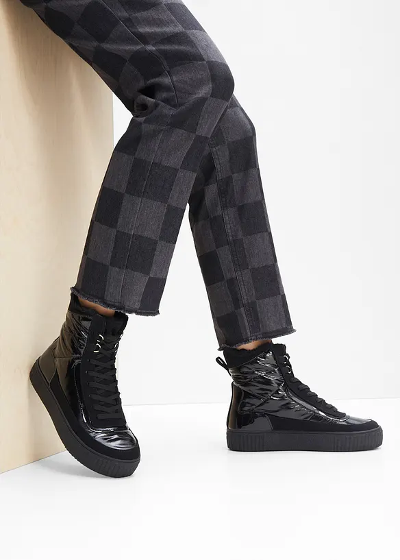 Gefütterte Schnürboots in schwarz - bonprix
