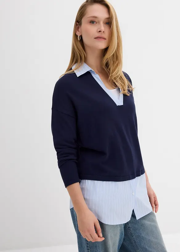 Feinstrickpullover mit Bluseneinsatz in blau von vorne (im Anschnitt) - bonprix