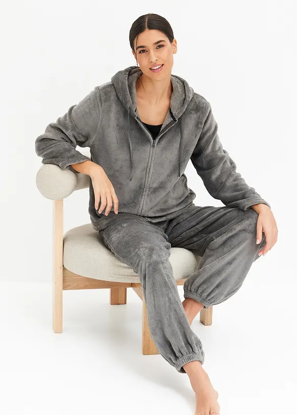 Weit geschnittener Loungewear Hausanzug aus Kuschelfleece in grau von vorne (Totalaufnahme) - bonprix