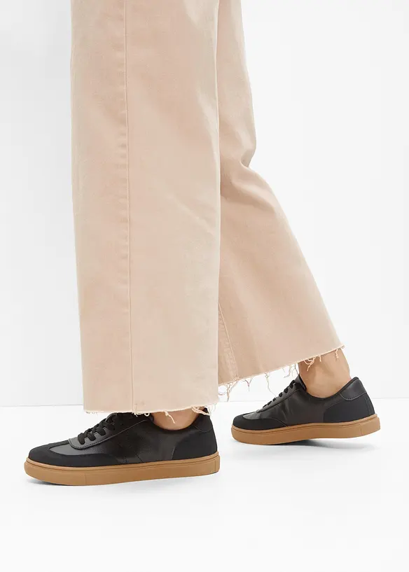Sneaker im Retrolook in schwarz - bonprix