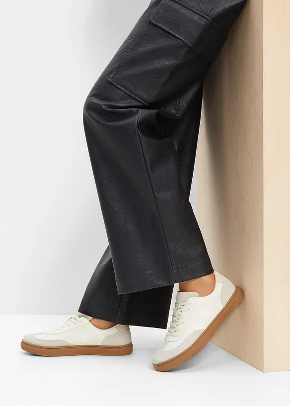 Sneaker im Retrolook in weiß - bonprix