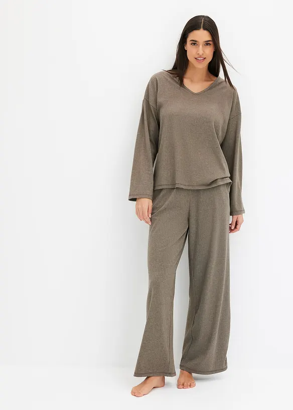 Oversized Loungewear Hausanzug aus weicher Rippe in braun von vorne (Totalaufnahme) - bonprix