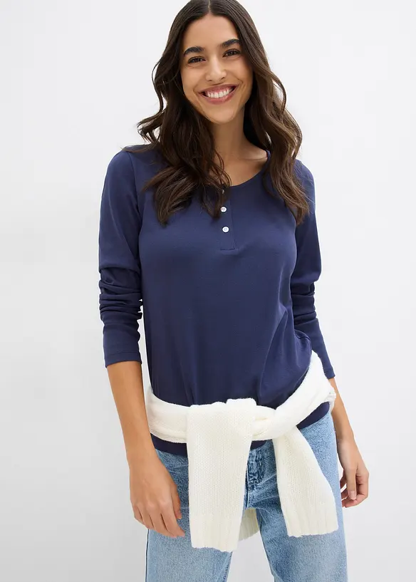 Rundhalsshirt aus reiner Bio-Baumwolle in blau von vorne (im Anschnitt) - bonprix