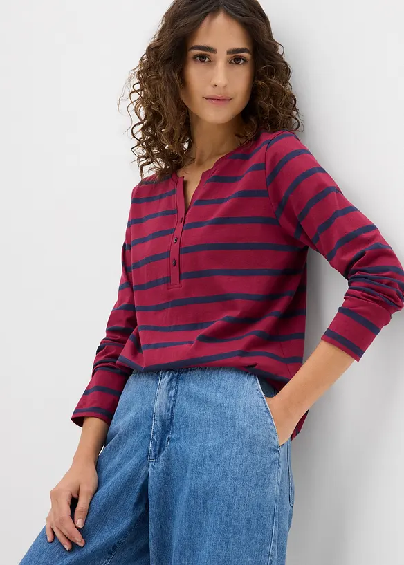 Henleyshirt aus reiner Bio-Baumwolle in rot von vorne (im Anschnitt) - bonprix
