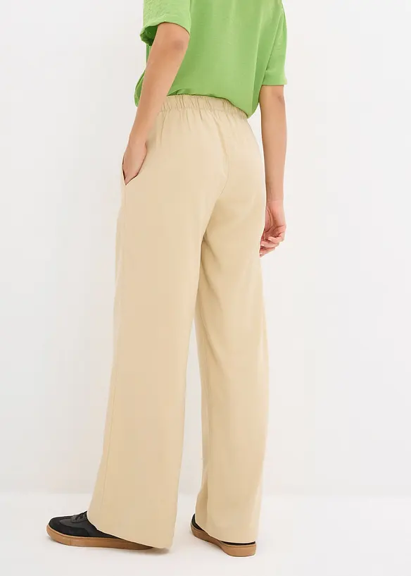 Marlenehose aus fließender Viskose in beige von hinten - bonprix
