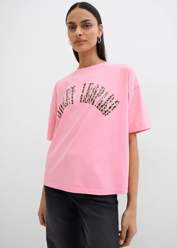 Oversize-Shirt aus weichem Baumwoll-Mix in rosa von vorne (im Anschnitt) - bonprix
