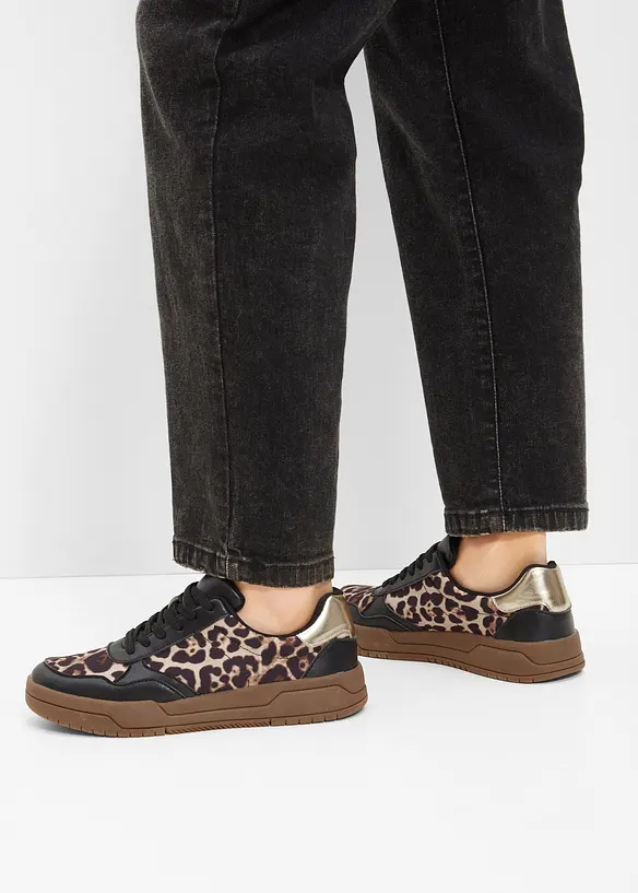Sneaker mit Animal-Details in schwarz - bonprix