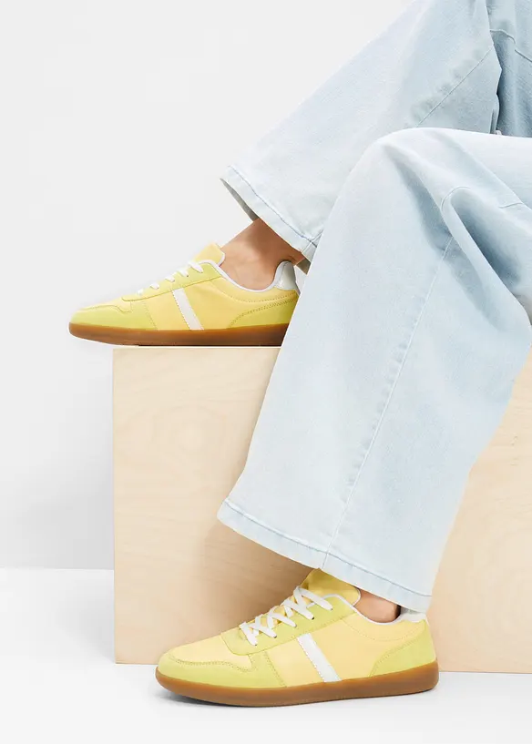 Sneaker im Retrolook in gelb - bonprix