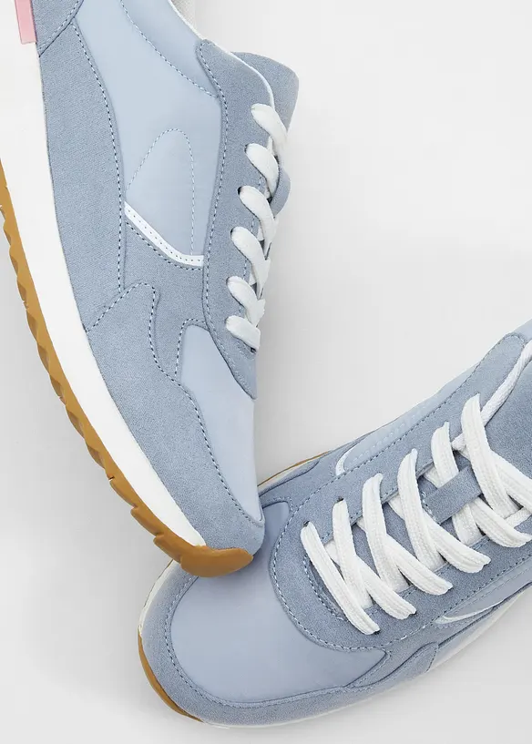 Sneaker im Retrolook in blau (Detailaufnahme) - bonprix