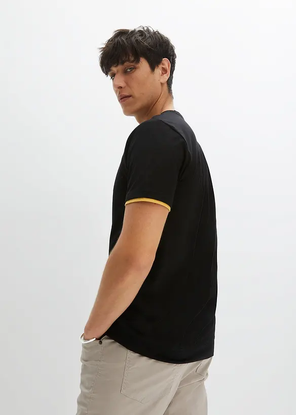 T-Shirt in Regular Fit (2er Pack) in schwarz von hinten (im Anschnitt) - bonprix