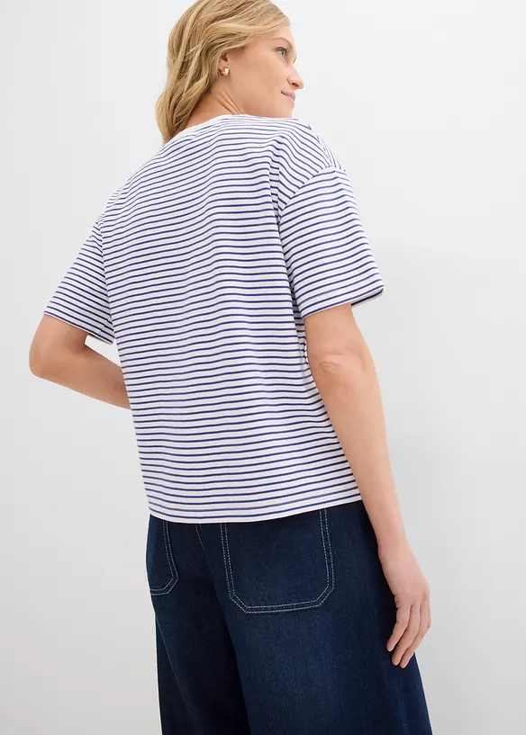 Gestreiftes T-Shirt mit Stickerei in blau von hinten (im Anschnitt) - bonprix Gestreiftes T-Shirt mit Stickerei in blau von hinten (im Anschnitt) - bonprix