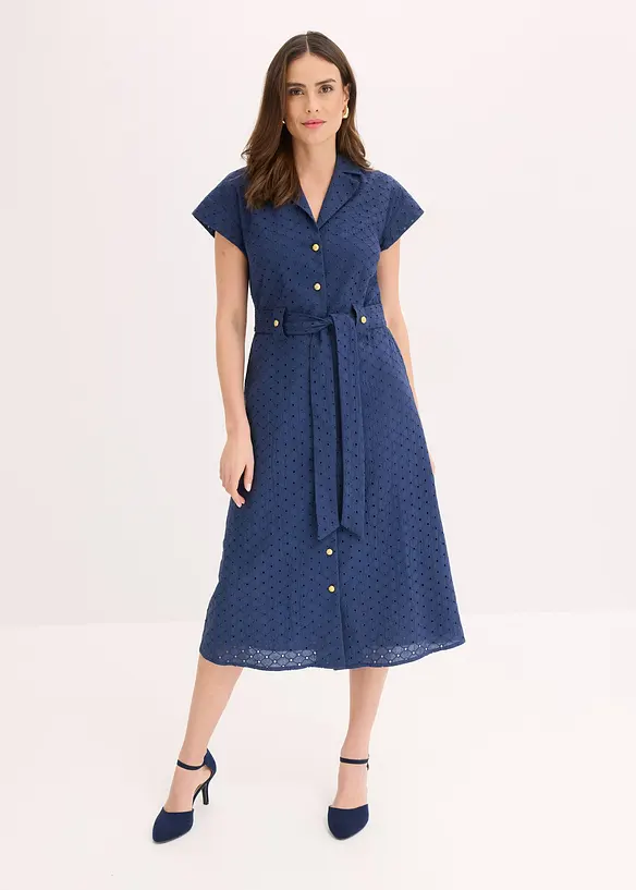 Hemdblusenkleid aus Lochspitze in blau von vorne (Totalaufnahme) - bonprix Hemdblusenkleid aus Lochspitze in blau von vorne (Totalaufnahme) - bonprix