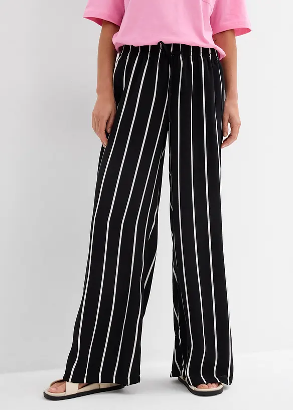 Marlenehose aus leichtem Crêpe in schwarz von vorne - bonprix