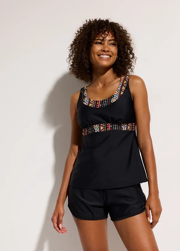 Tankini mit Badeshorts (2-tlg.Set) in schwarz von vorne (Totalaufnahme) - bonprix