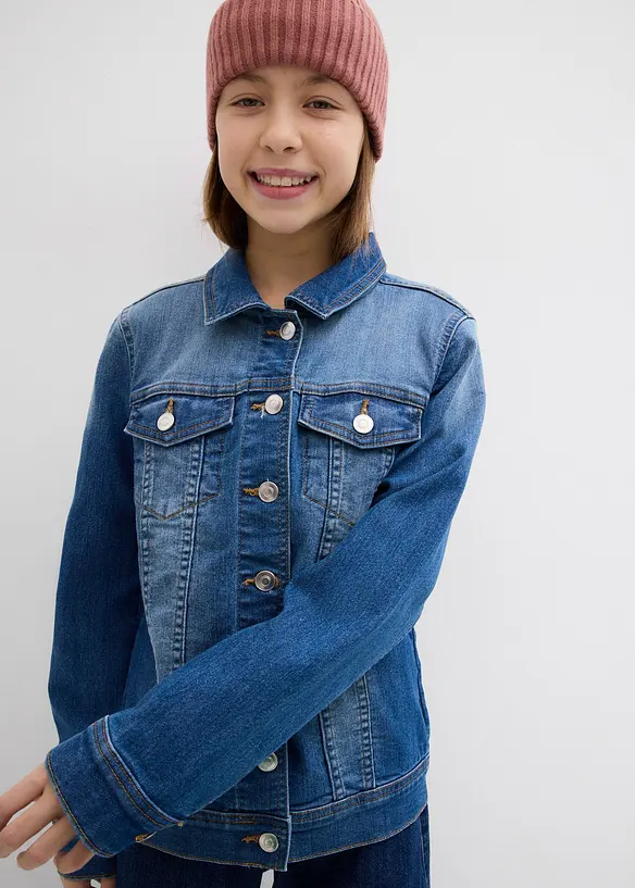 Oversize-Jeansjacke in blau von vorne (im Anschnitt) - bonprix