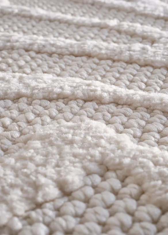 Teppich mit außergewöhnlich weicher Oberfläche in beige (Detailaufnahme) - bonprix