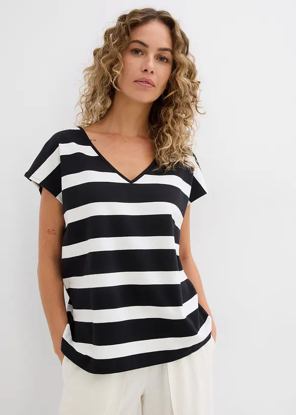 Gestreiftes Strickshirt in schwarz von vorne (im Anschnitt) - bonprix