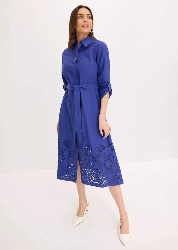 Hemdblusenkleid mit Lochstickerei in blau von vorne (Totalaufnahme) - bonprix Hemdblusenkleid mit Lochstickerei in blau von vorne (Totalaufnahme) - bonprix