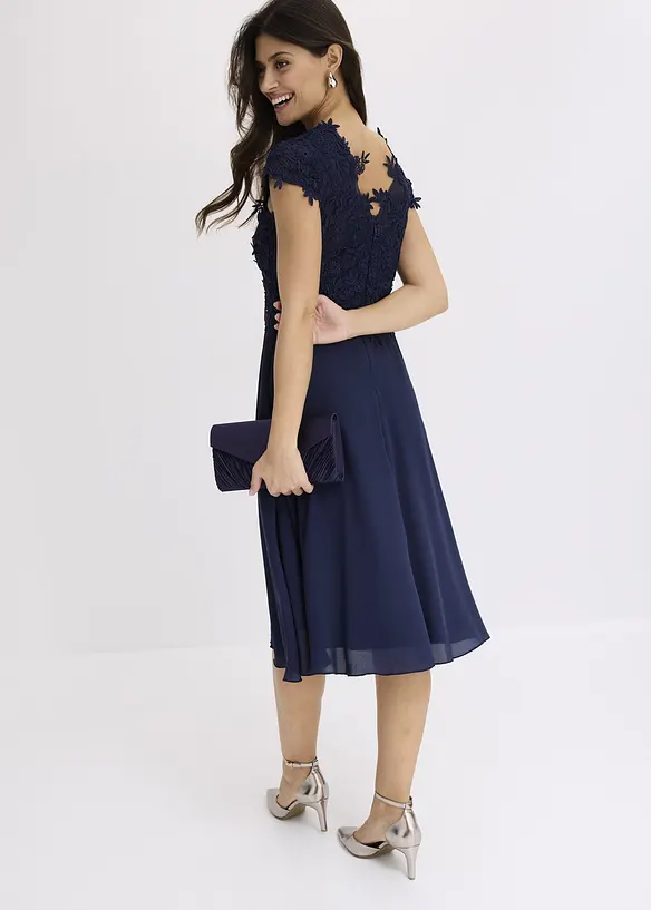 Midikleid aus zartem Tüll mit Spitze in blau von hinten (Totalaufnahme) - bonprix Midikleid aus zartem Tüll mit Spitze in blau von hinten (Totalaufnahme) - bonprix