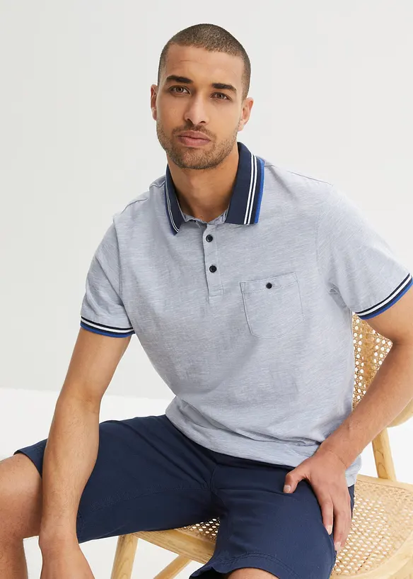 Poloshirt aus reiner Baumwolle in blau von vorne (im Anschnitt) - bonprix