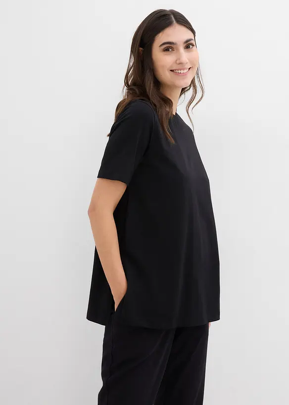 2-in-1 Umstandsshirt aus Bio-Baumwolle mit Seitenschlitzen in schwarz von vorne (im Anschnitt) - bonprix