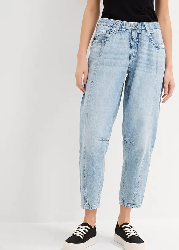 Barrel-Jeans Mid Waist, cropped in blau von vorne - bonprix