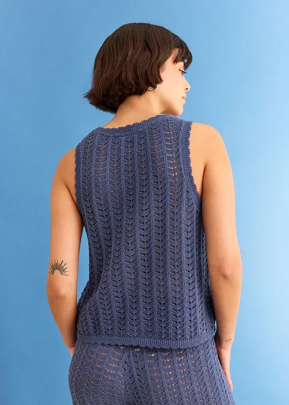 Strick-Weste mit Lochmuster in blau von hinten (im Anschnitt) - bonprix