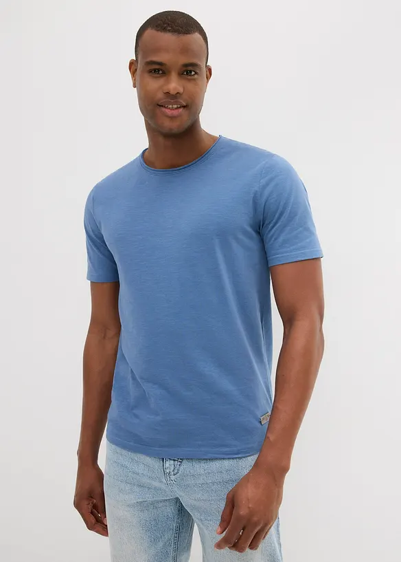 T-Shirt aus reiner Bio-Baumwolle in blau von vorne (im Anschnitt) - bonprix