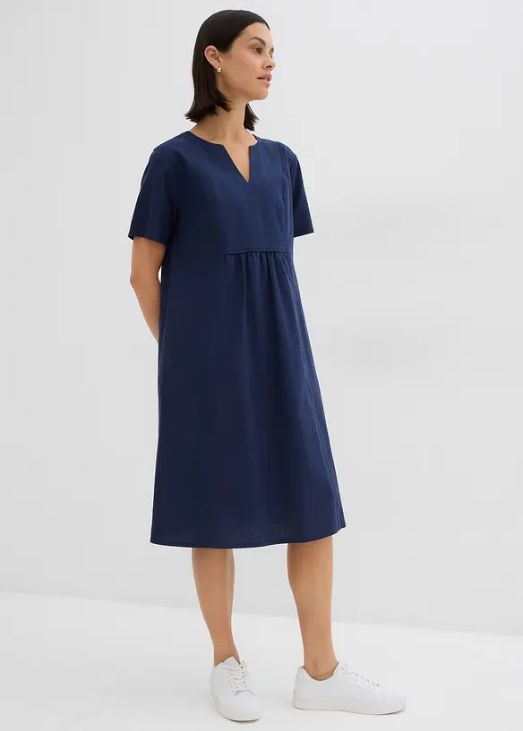 Tunika-Kleid mit Taschen aus Leinen-Baumwoll-Mix in blau von vorne (Totalaufnahme) - bonprix