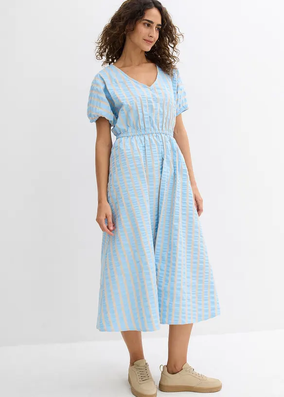 Seersucker-Midikleid aus reiner Baumwolle in blau von vorne (Totalaufnahme) - bonprix Seersucker-Midikleid aus reiner Baumwolle in blau von vorne (Totalaufnahme) - bonprix