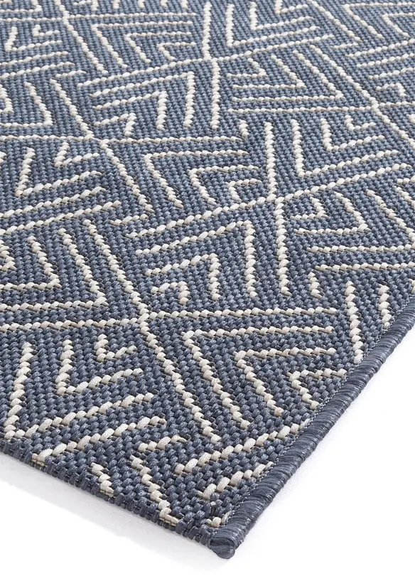 In- und Outdoor Teppich mit dezenter Struktur in blau Detailaufnahme vom Material - bonprix
