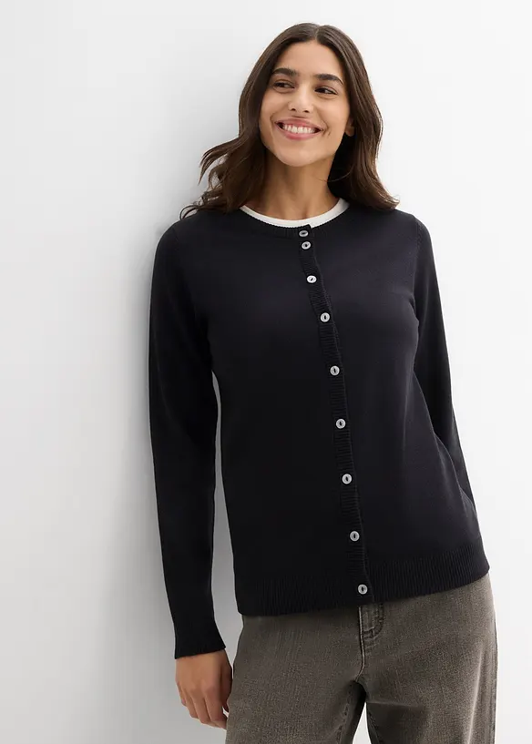Strickjacke, Rundhals in schwarz von vorne (im Anschnitt) - bonprix