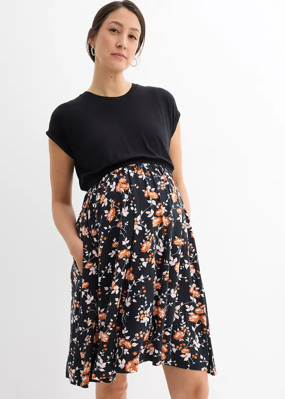 2-in-1 Umstands- und Stillkleid mit Taschen in schwarz von vorne (Totalaufnahme) - bonprix