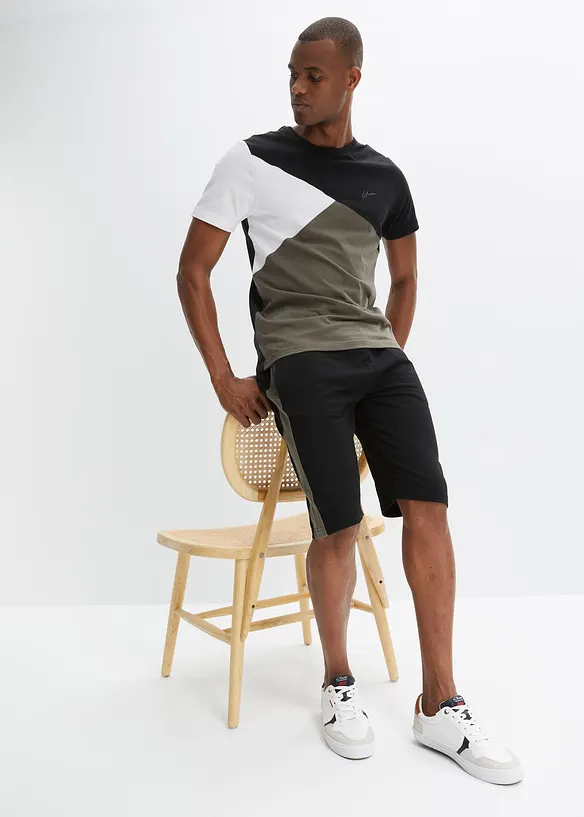T-Shirt und Sweat-Bermuda (2-tlg.Set) in schwarz von vorne (Totalaufnahme) - bonprix