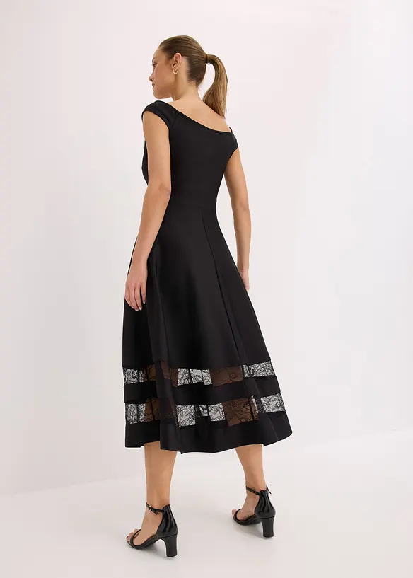 Carmen-Kleid mit Spitze in schwarz von hinten (Totalaufnahme) - bonprix