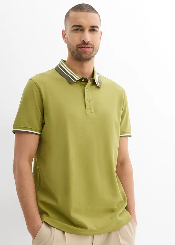 Piqué-Poloshirt aus reiner Bio-Baumwolle in grün von vorne (im Anschnitt) - bonprix