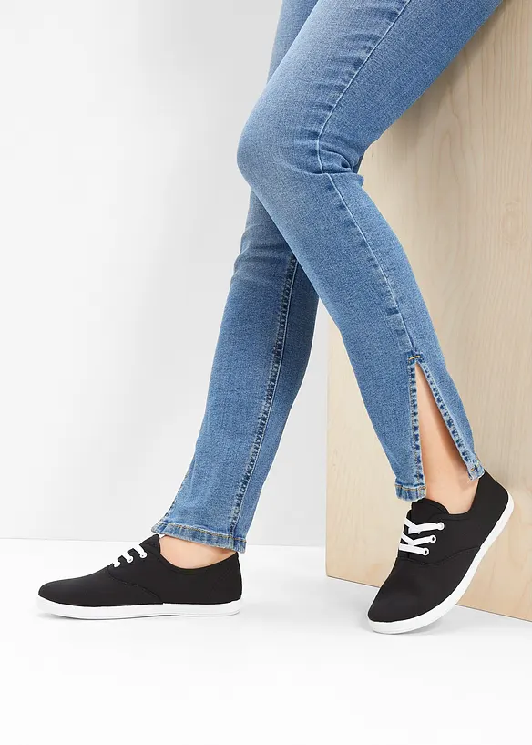 Sneaker aus Baumwoll-Canvas in schwarz - bonprix